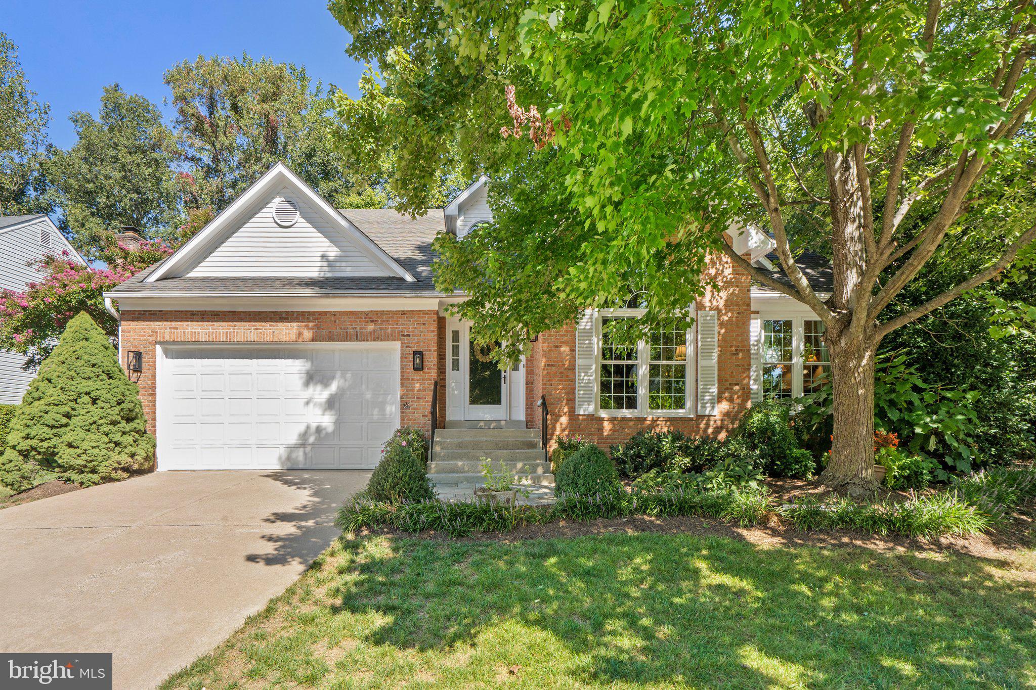 FAIRWAY MANOR - Residential