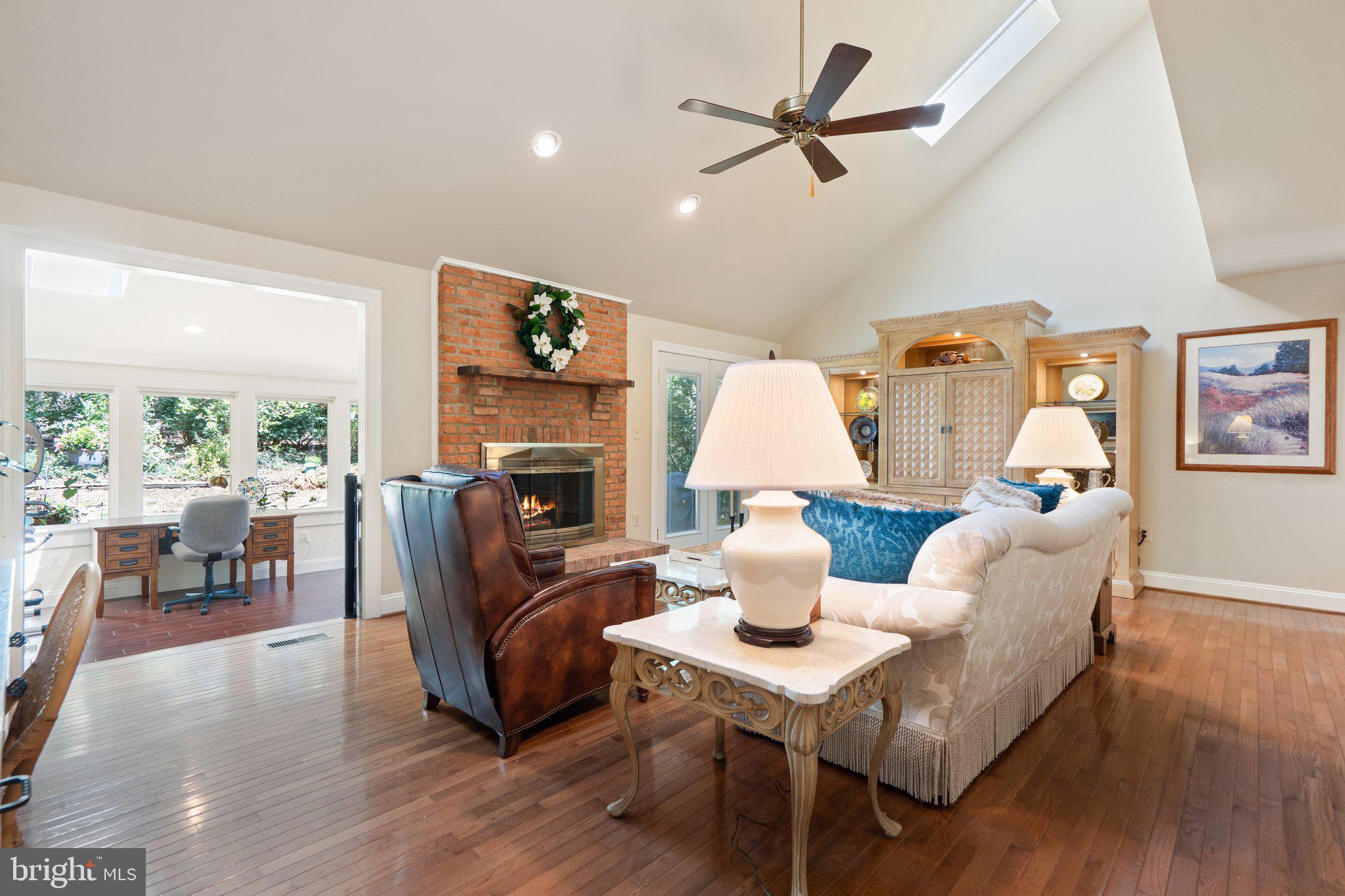 FAIRWAY MANOR - Residential