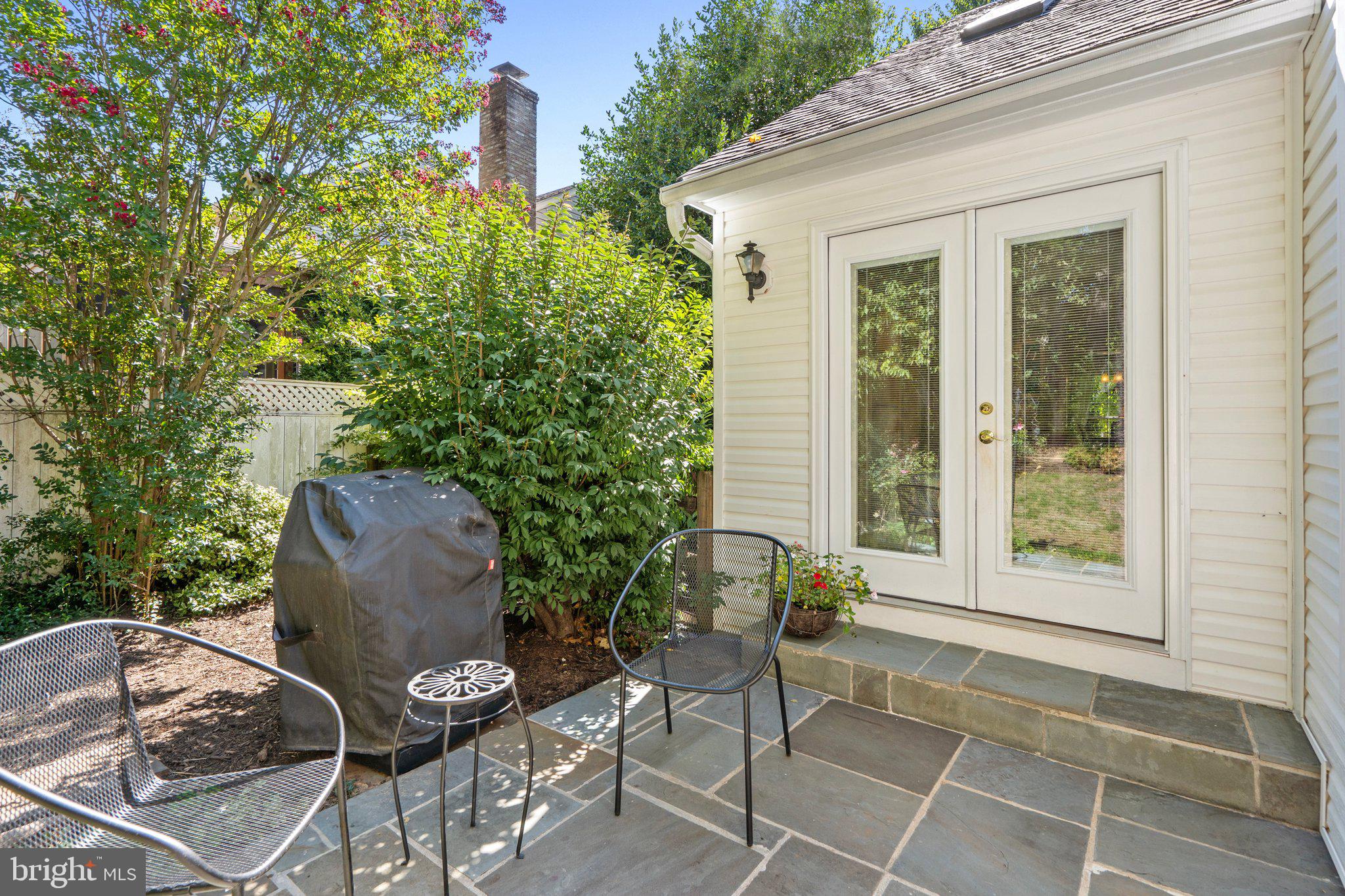 FAIRWAY MANOR - Residential