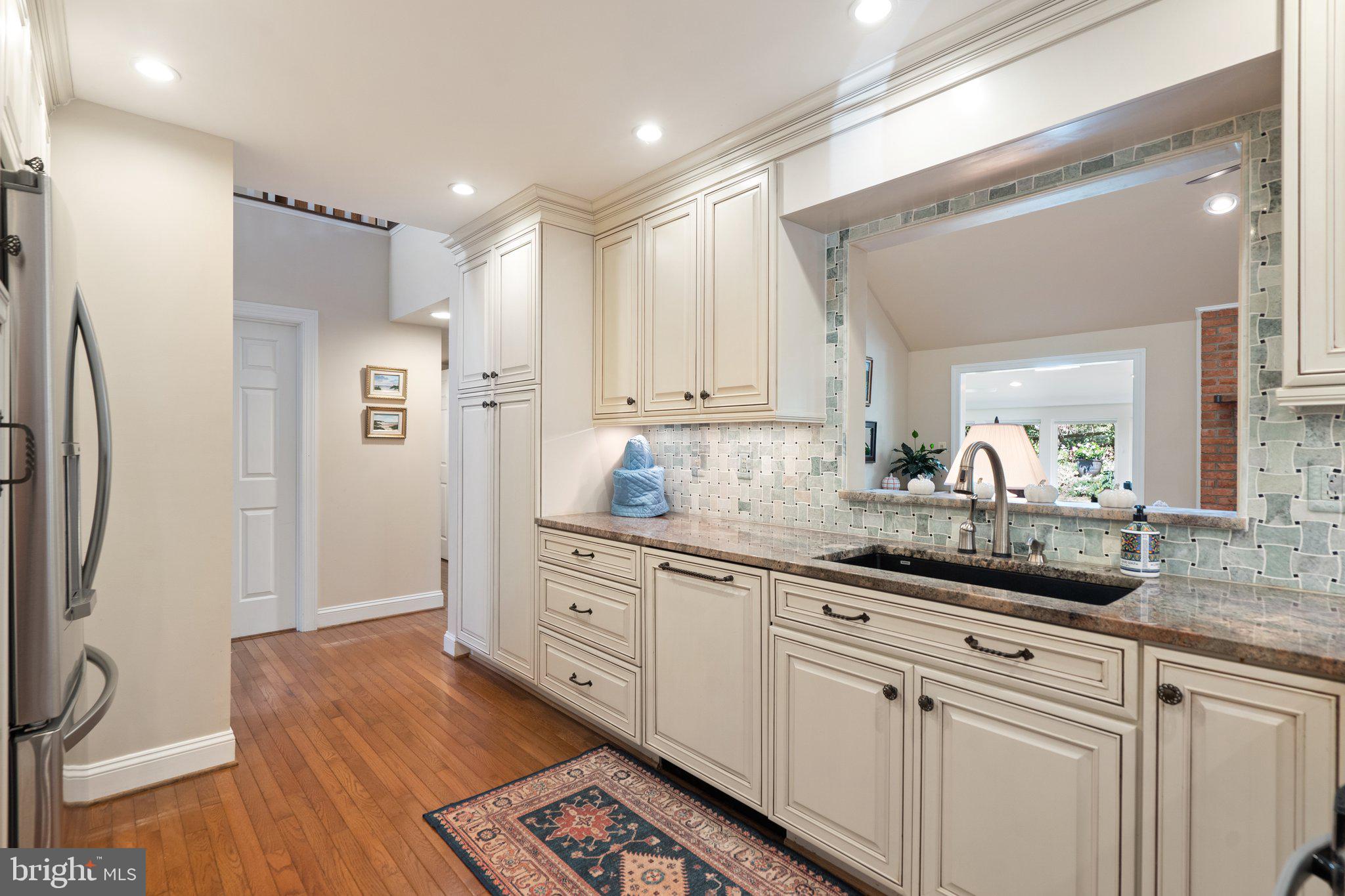 FAIRWAY MANOR - Residential