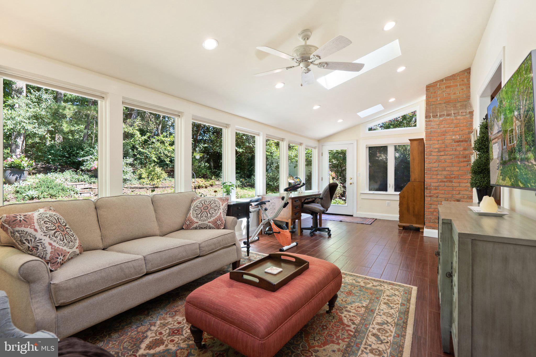 FAIRWAY MANOR - Residential