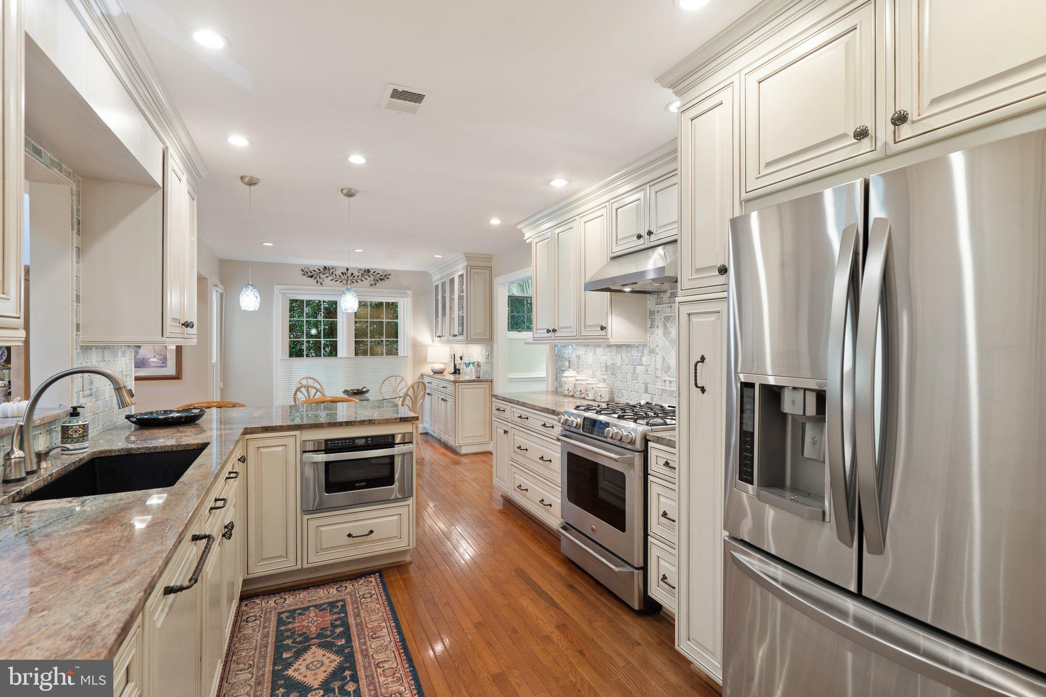 FAIRWAY MANOR - Residential