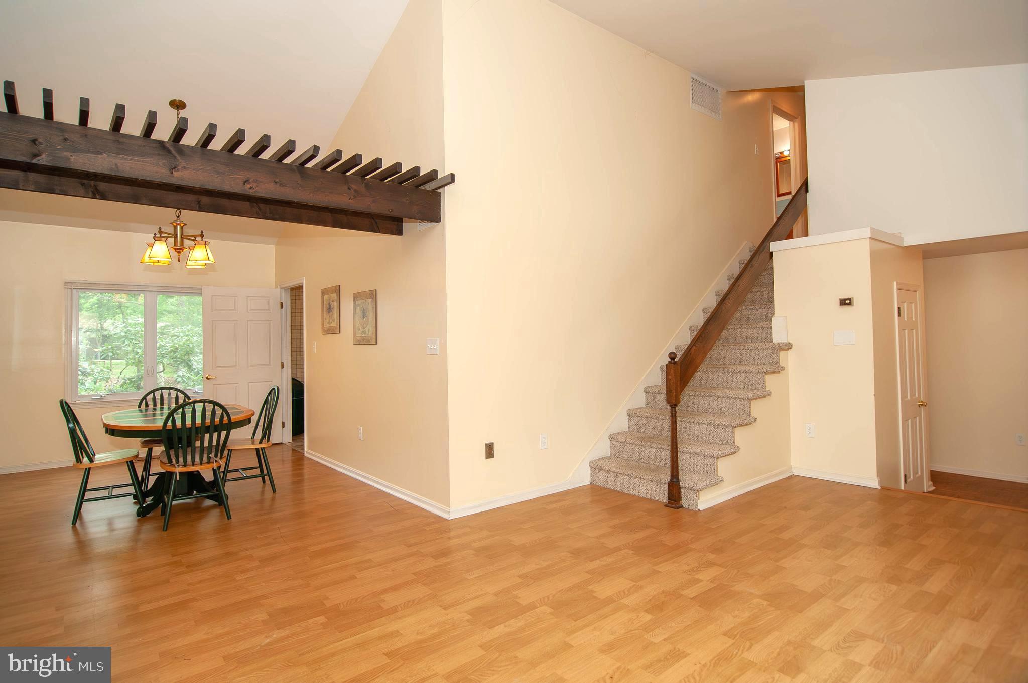 FOX HALL WEST - Residential