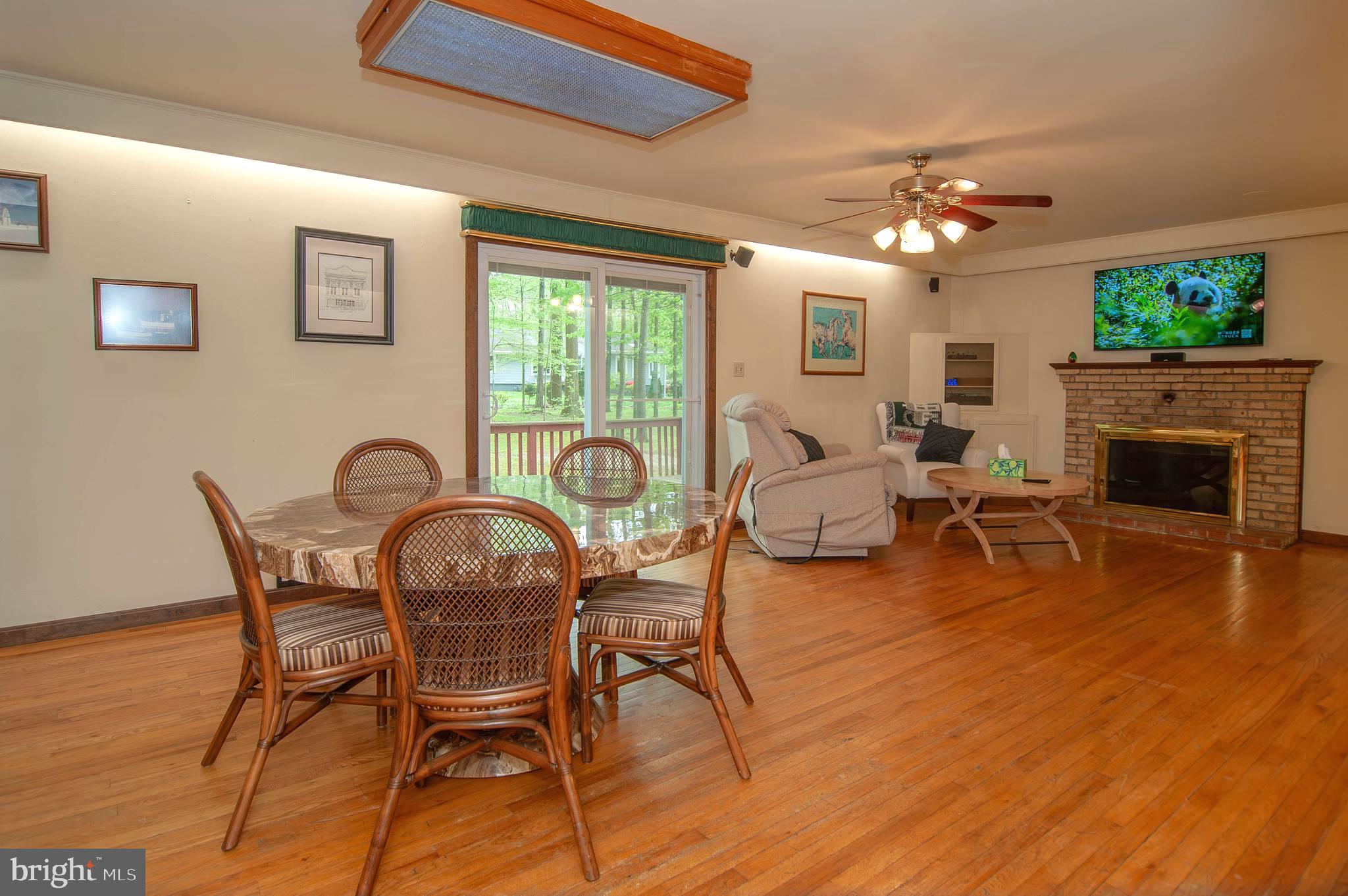 FOX HALL WEST - Residential