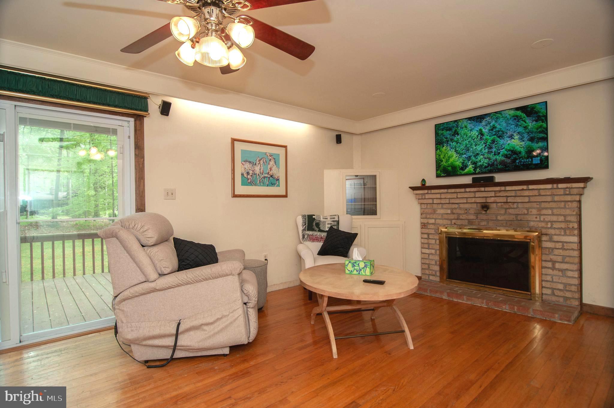 FOX HALL WEST - Residential