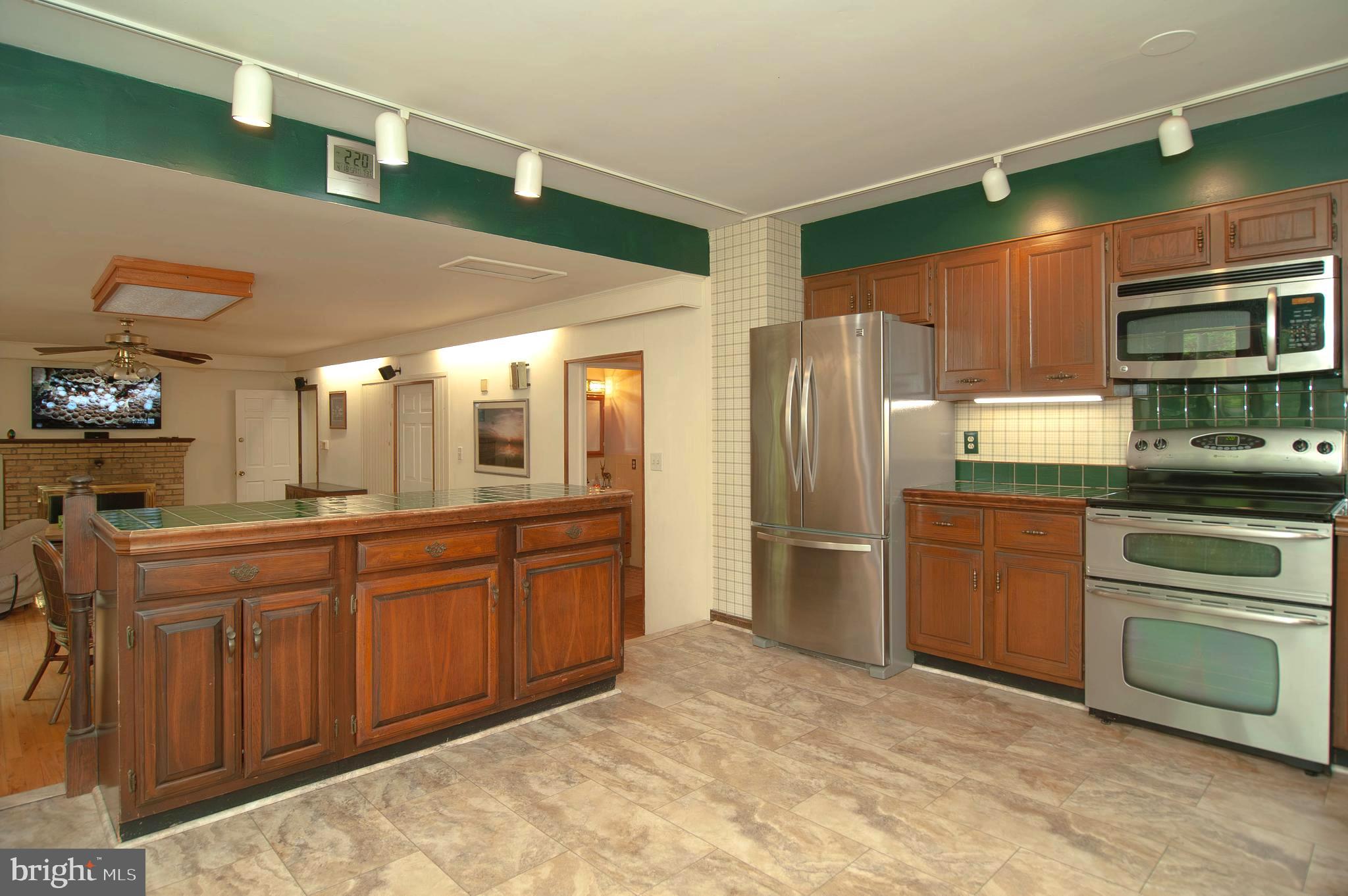 FOX HALL WEST - Residential