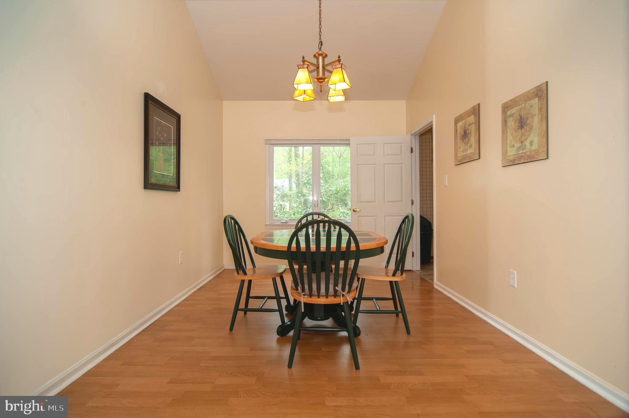 FOX HALL WEST - Residential