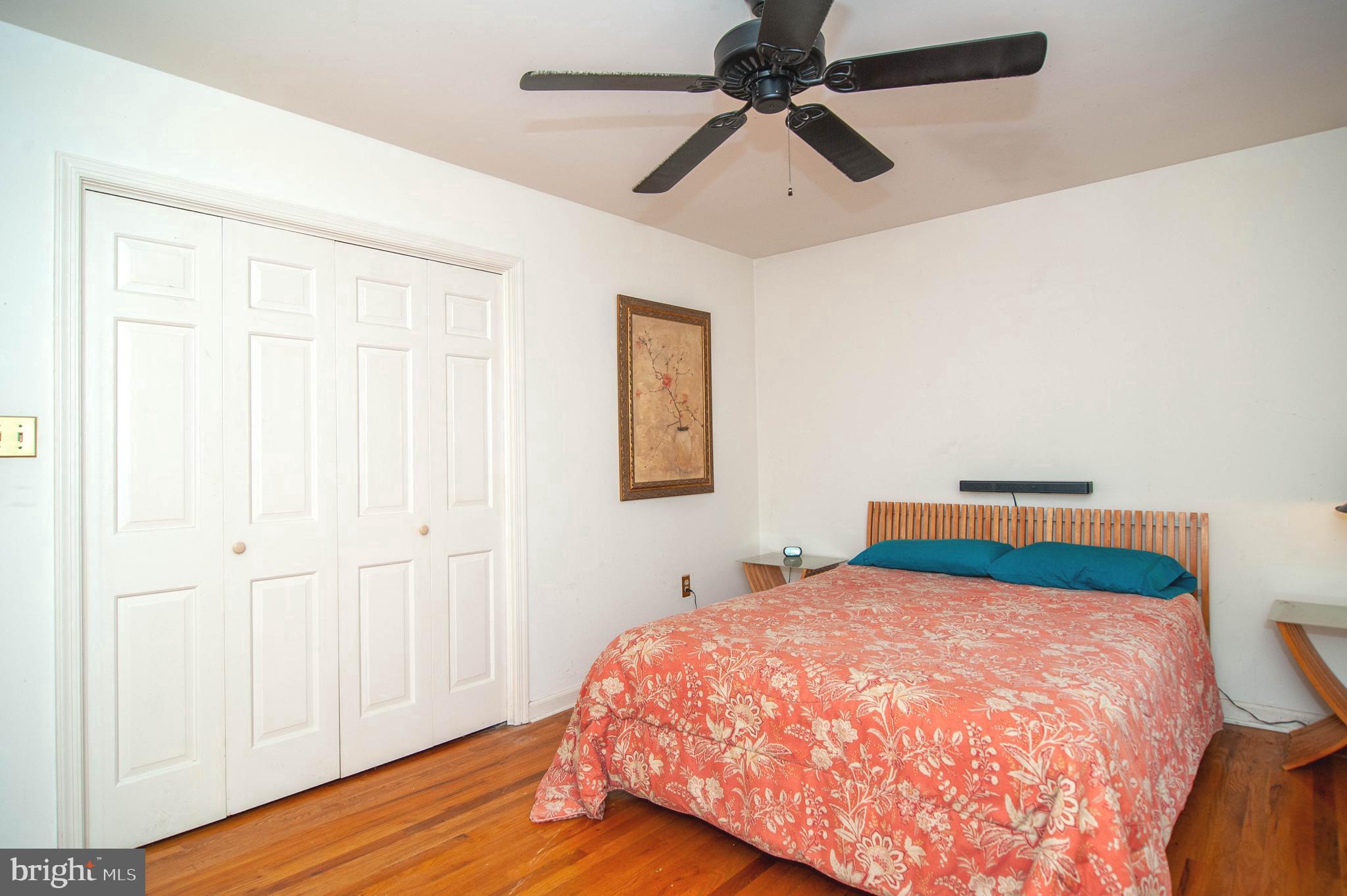 FOX HALL WEST - Residential