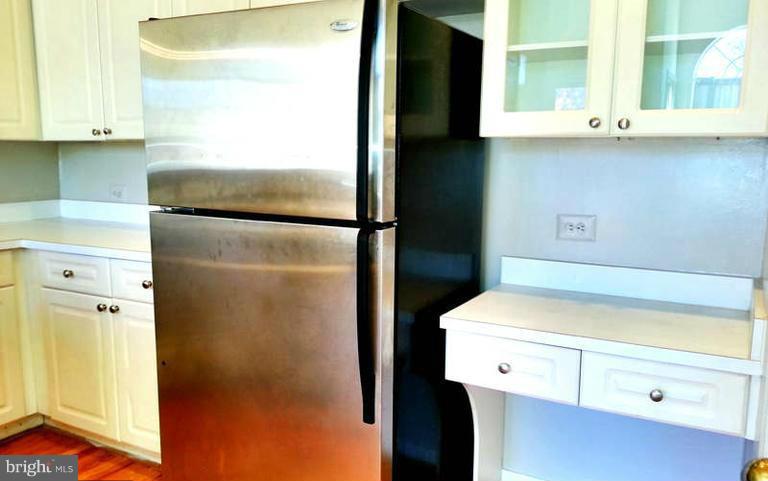 MANORS AT STONEGATE - Residential Lease