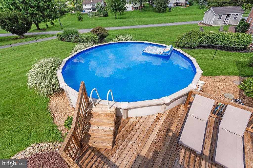 LEADER HEIGHTS - Residential