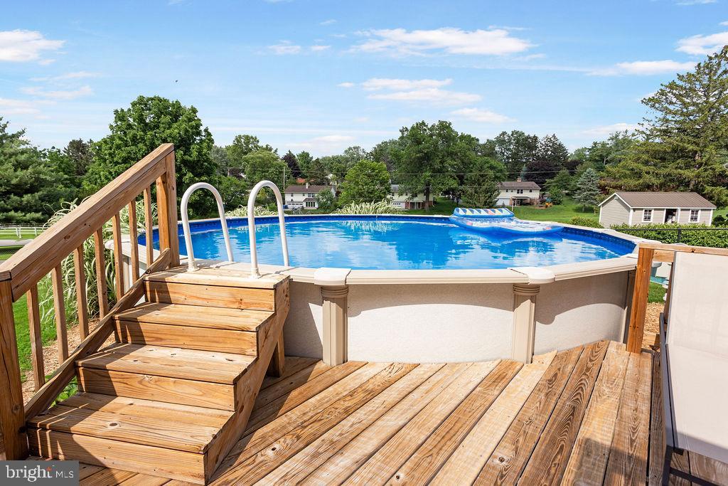 LEADER HEIGHTS - Residential