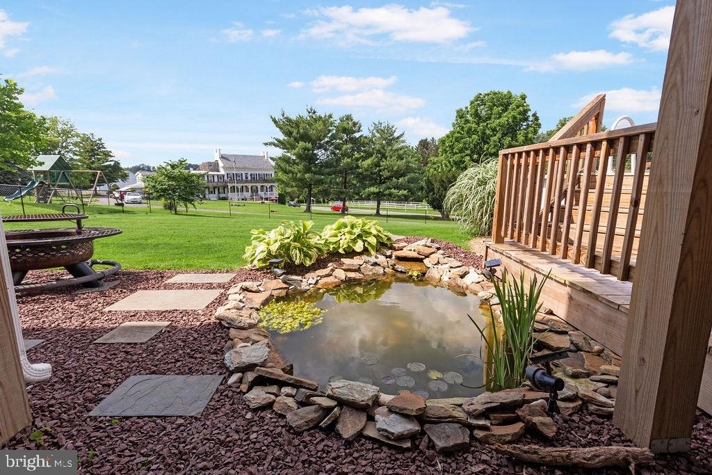 LEADER HEIGHTS - Residential