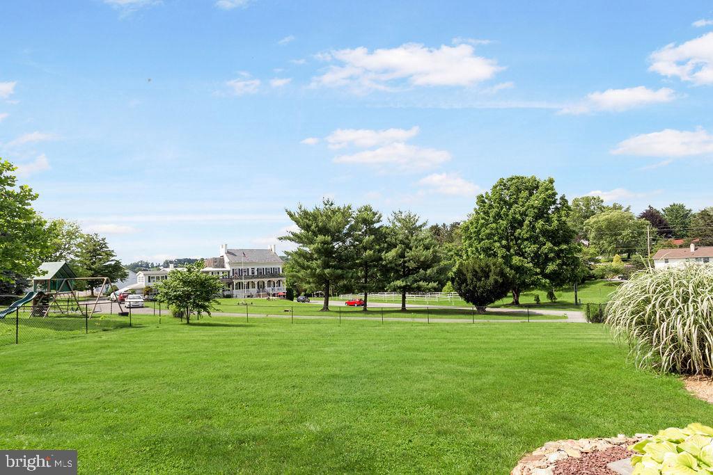 LEADER HEIGHTS - Residential