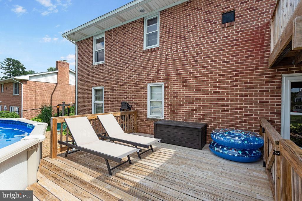 LEADER HEIGHTS - Residential