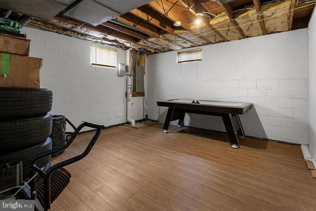 LEADER HEIGHTS - Residential