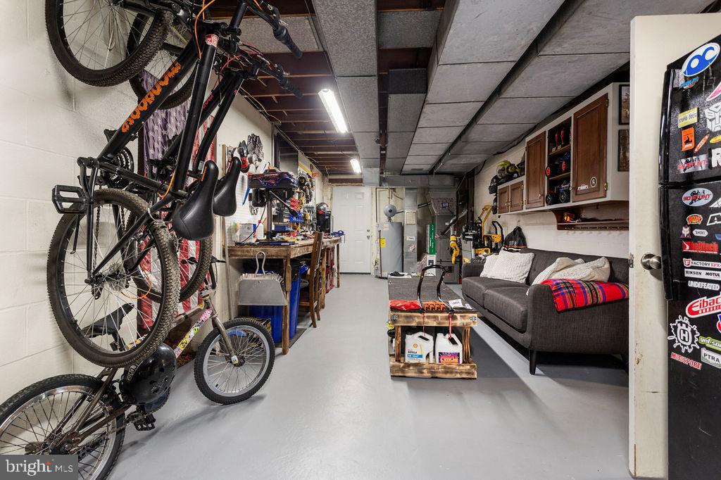 LEADER HEIGHTS - Residential