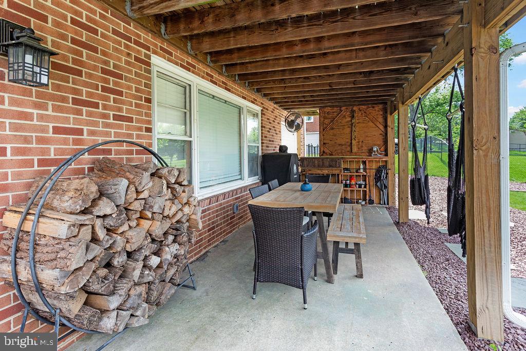 LEADER HEIGHTS - Residential