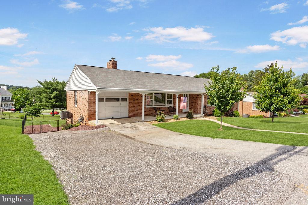 LEADER HEIGHTS - Residential