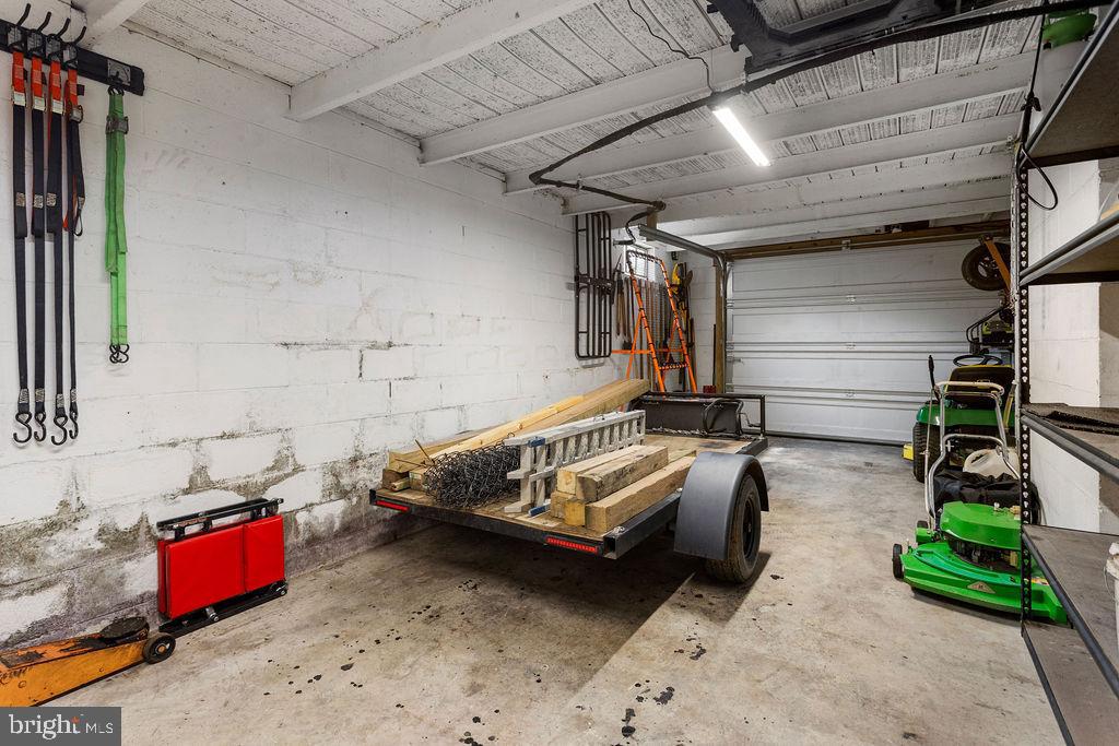 LEADER HEIGHTS - Residential