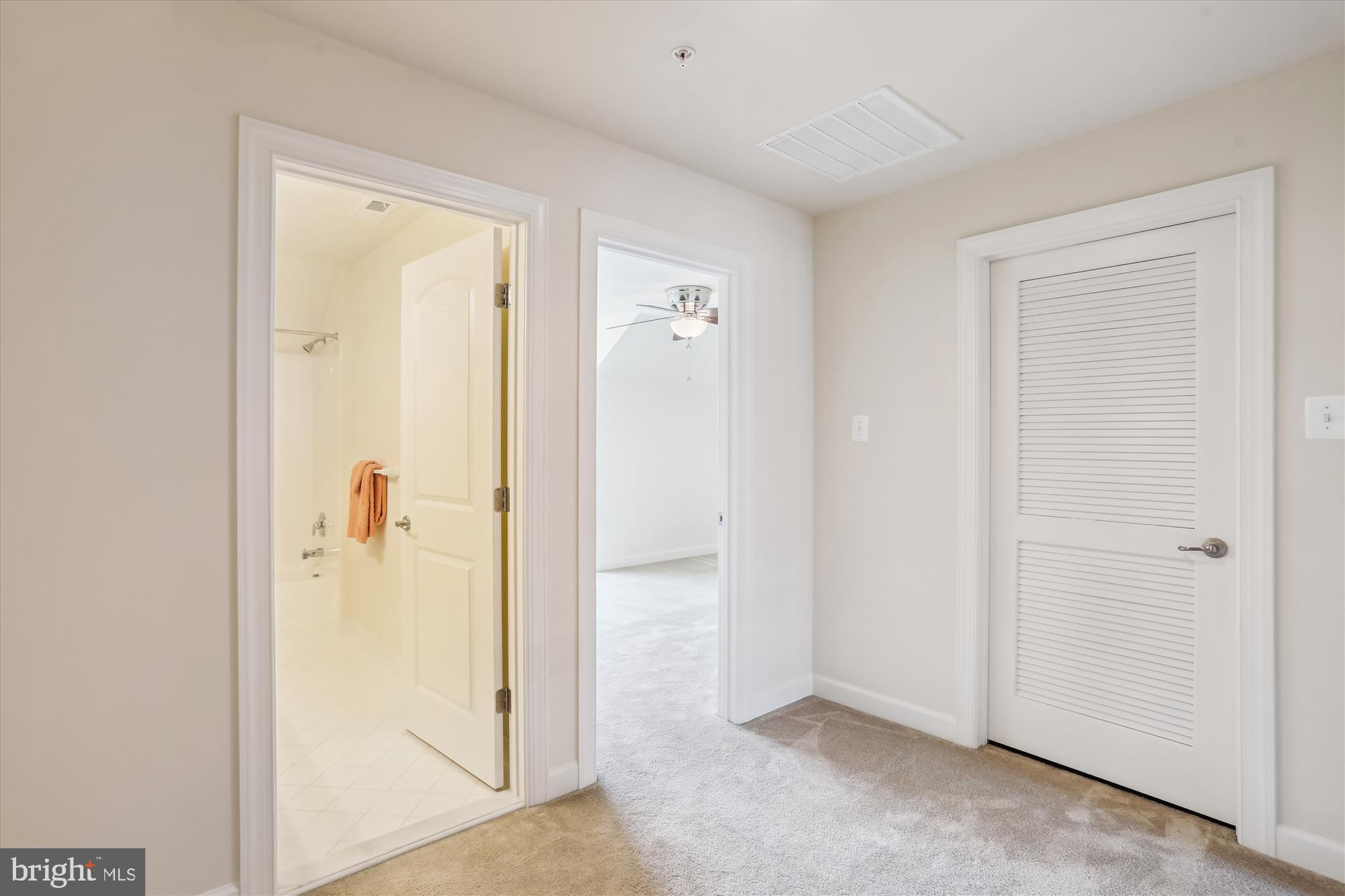 HIDDEN CREEK - Residential