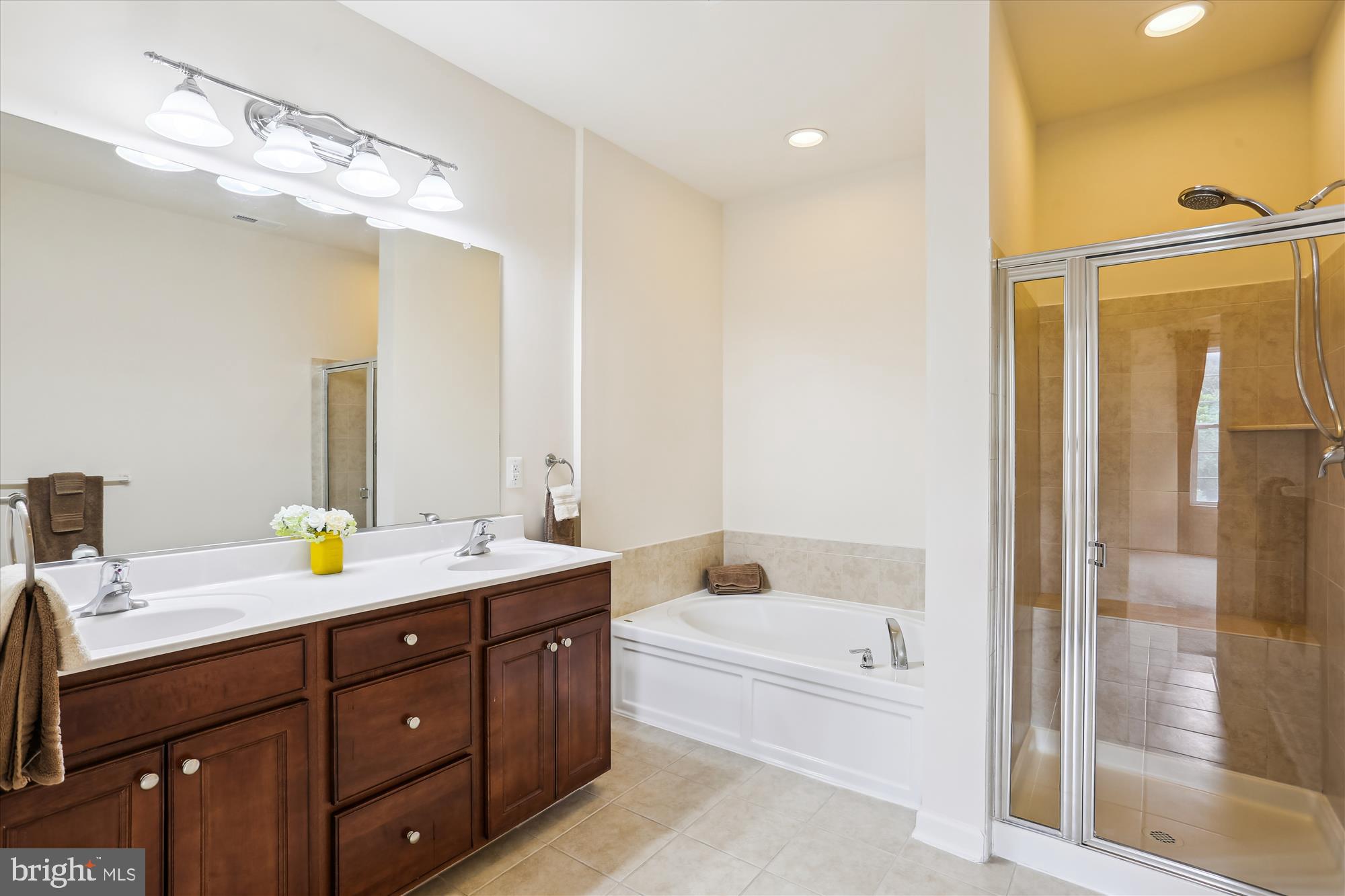 HIDDEN CREEK - Residential