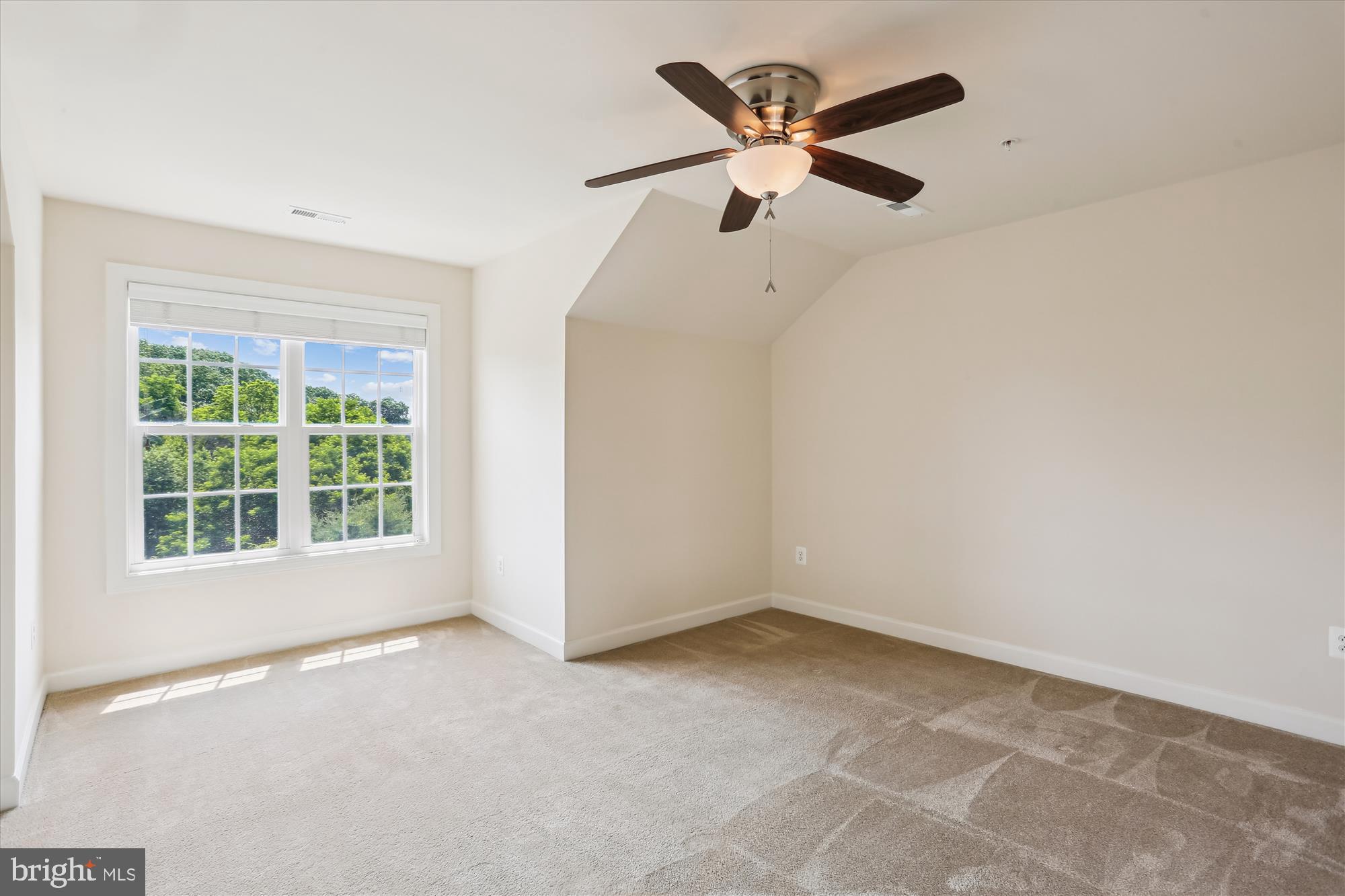 HIDDEN CREEK - Residential