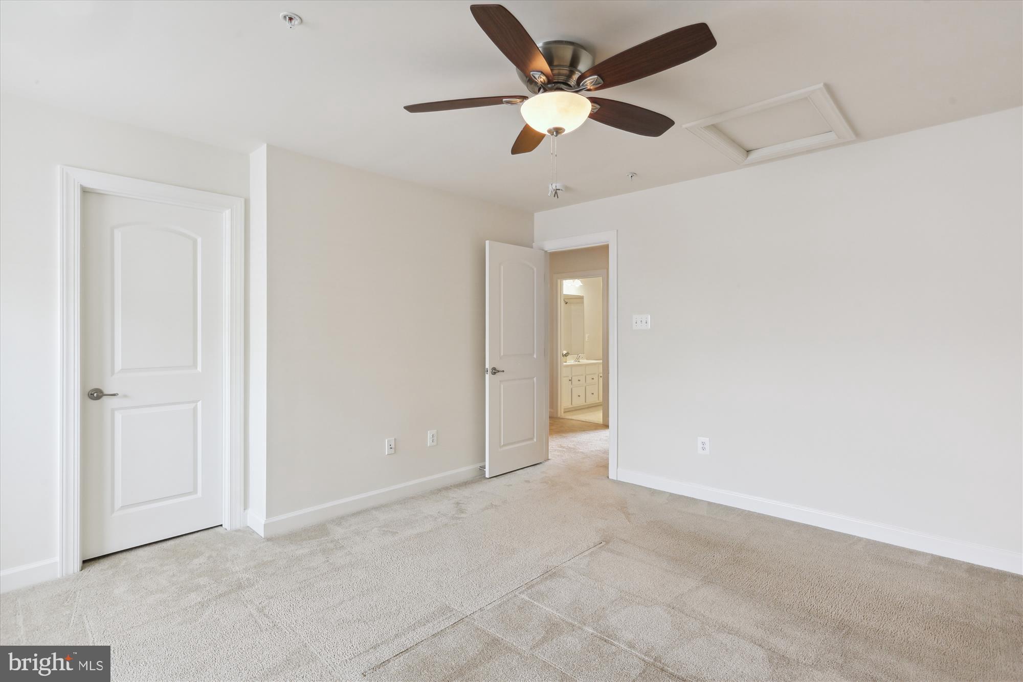 HIDDEN CREEK - Residential