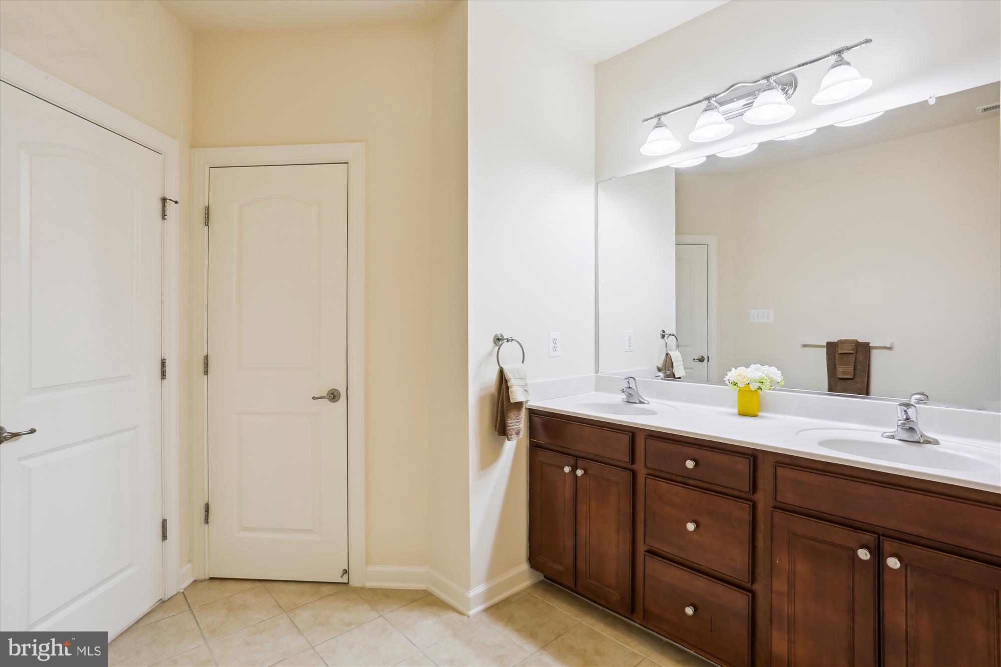 HIDDEN CREEK - Residential