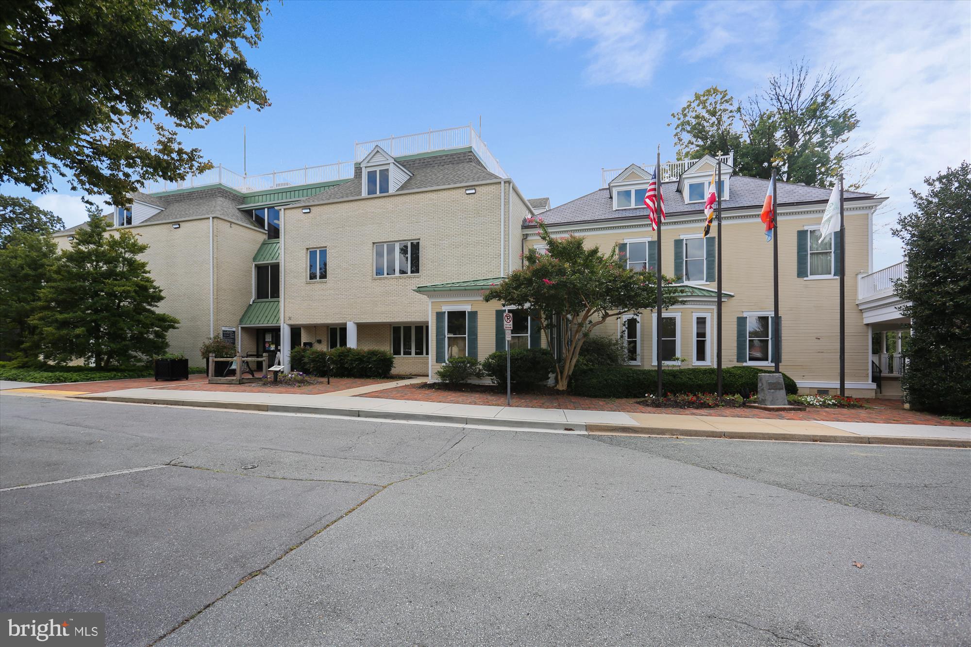 HIDDEN CREEK - Residential