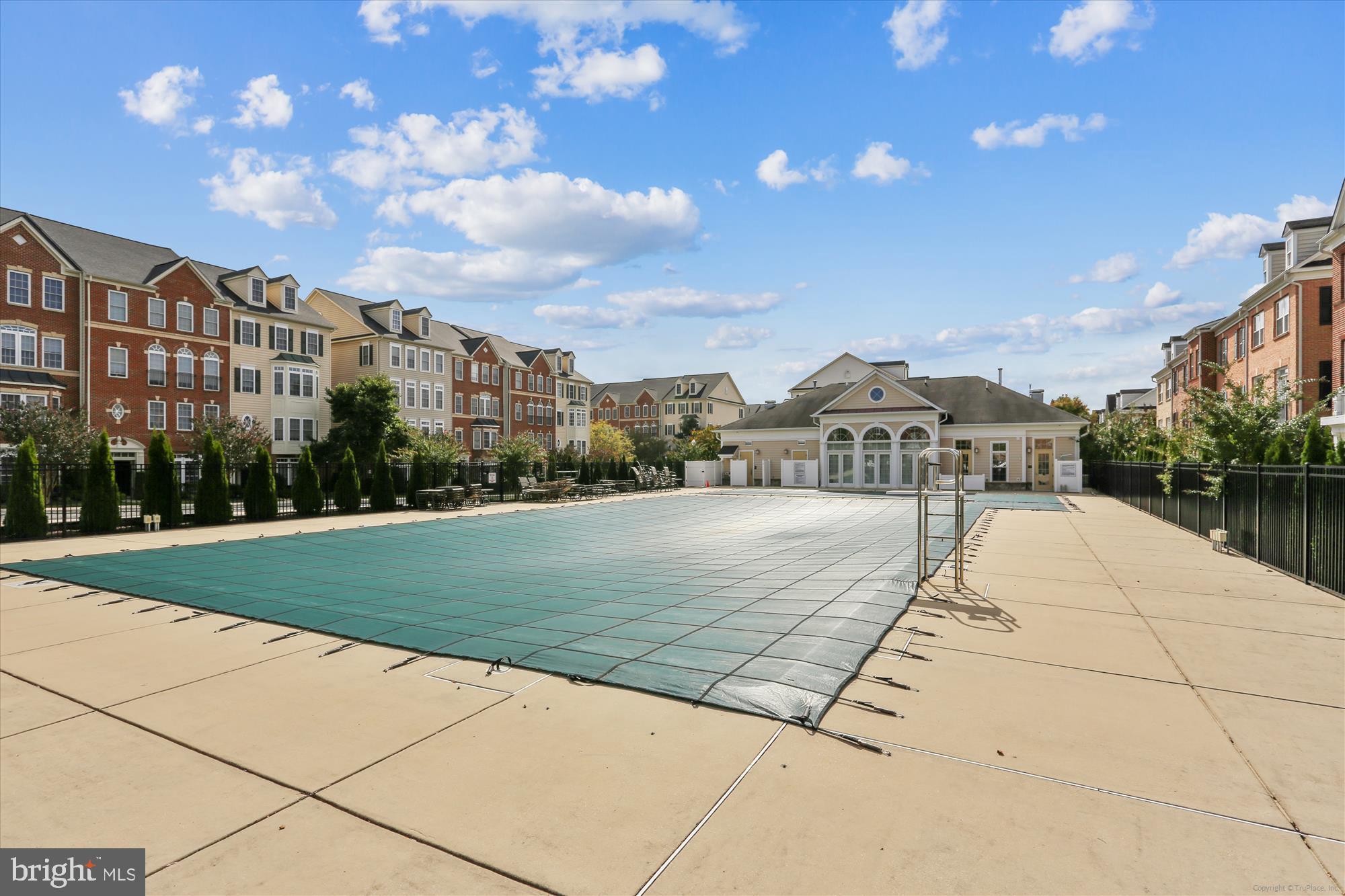 HIDDEN CREEK - Residential