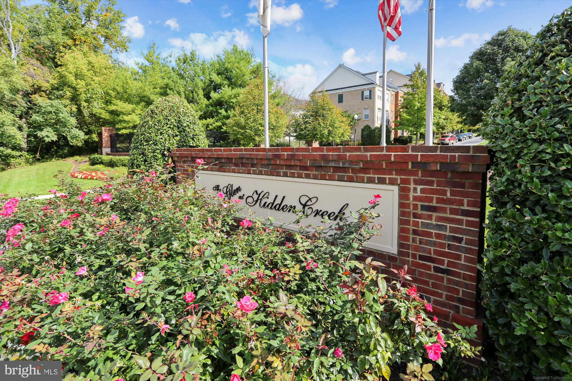 HIDDEN CREEK - Residential