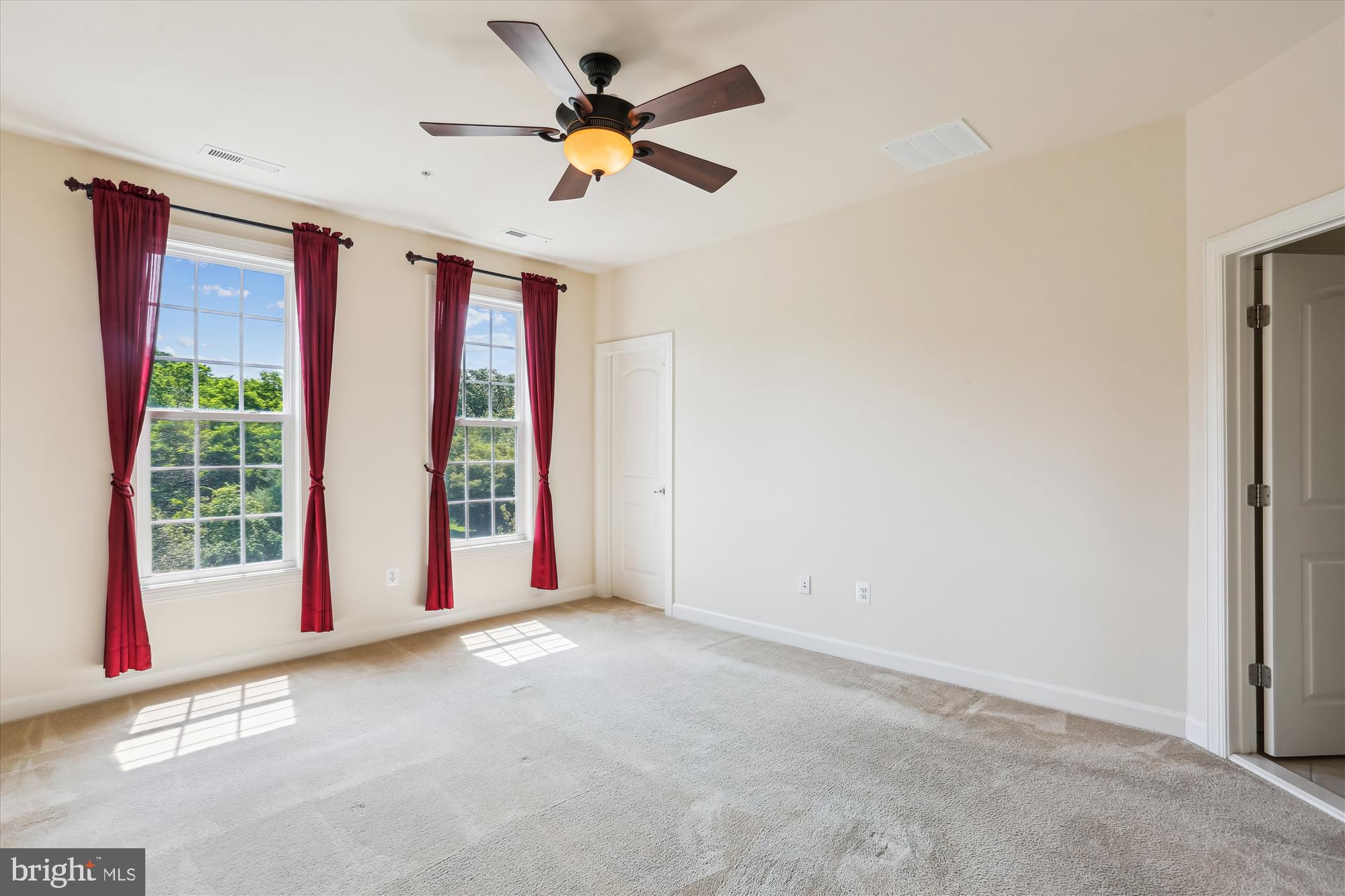 HIDDEN CREEK - Residential