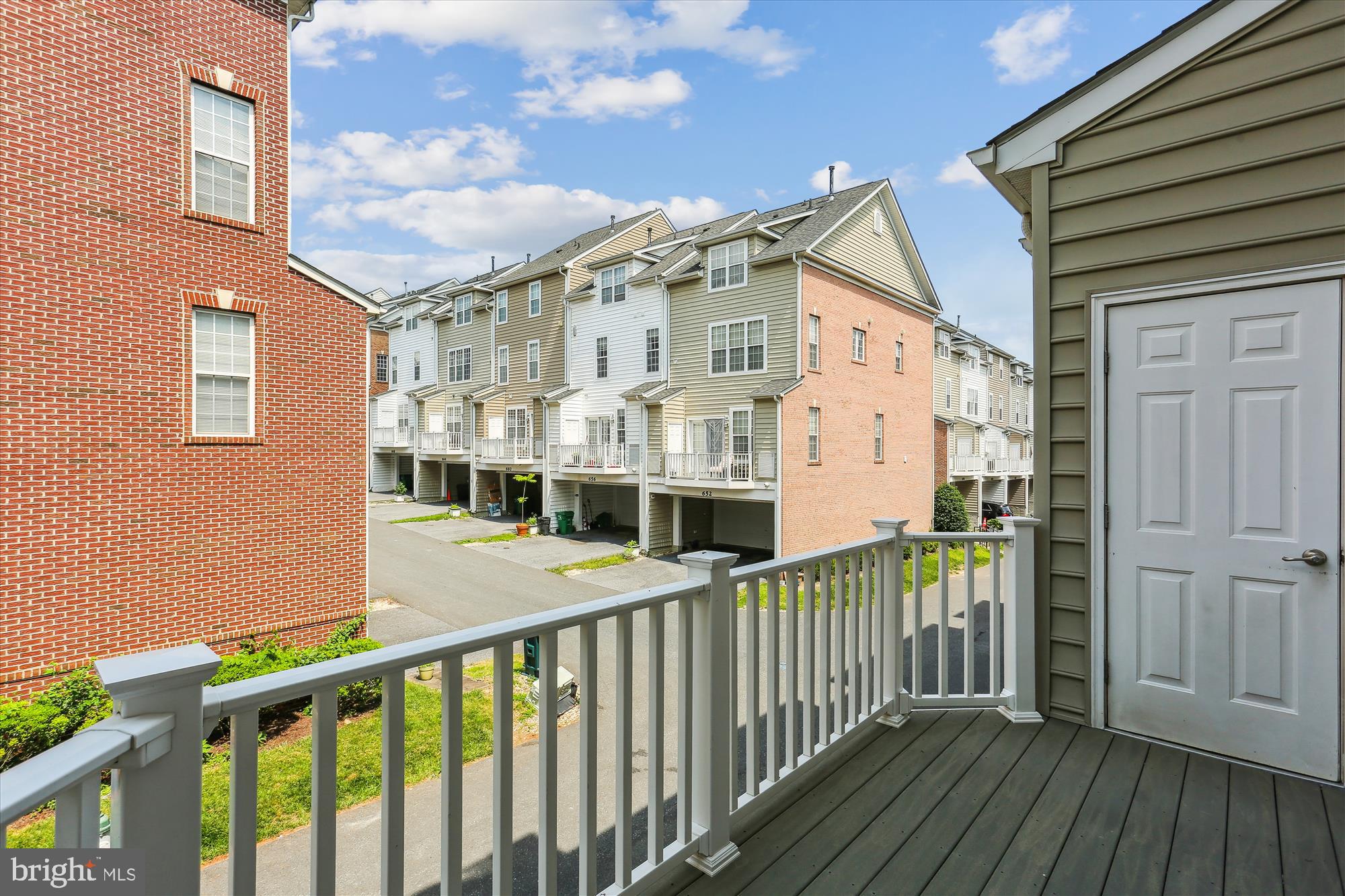 HIDDEN CREEK - Residential