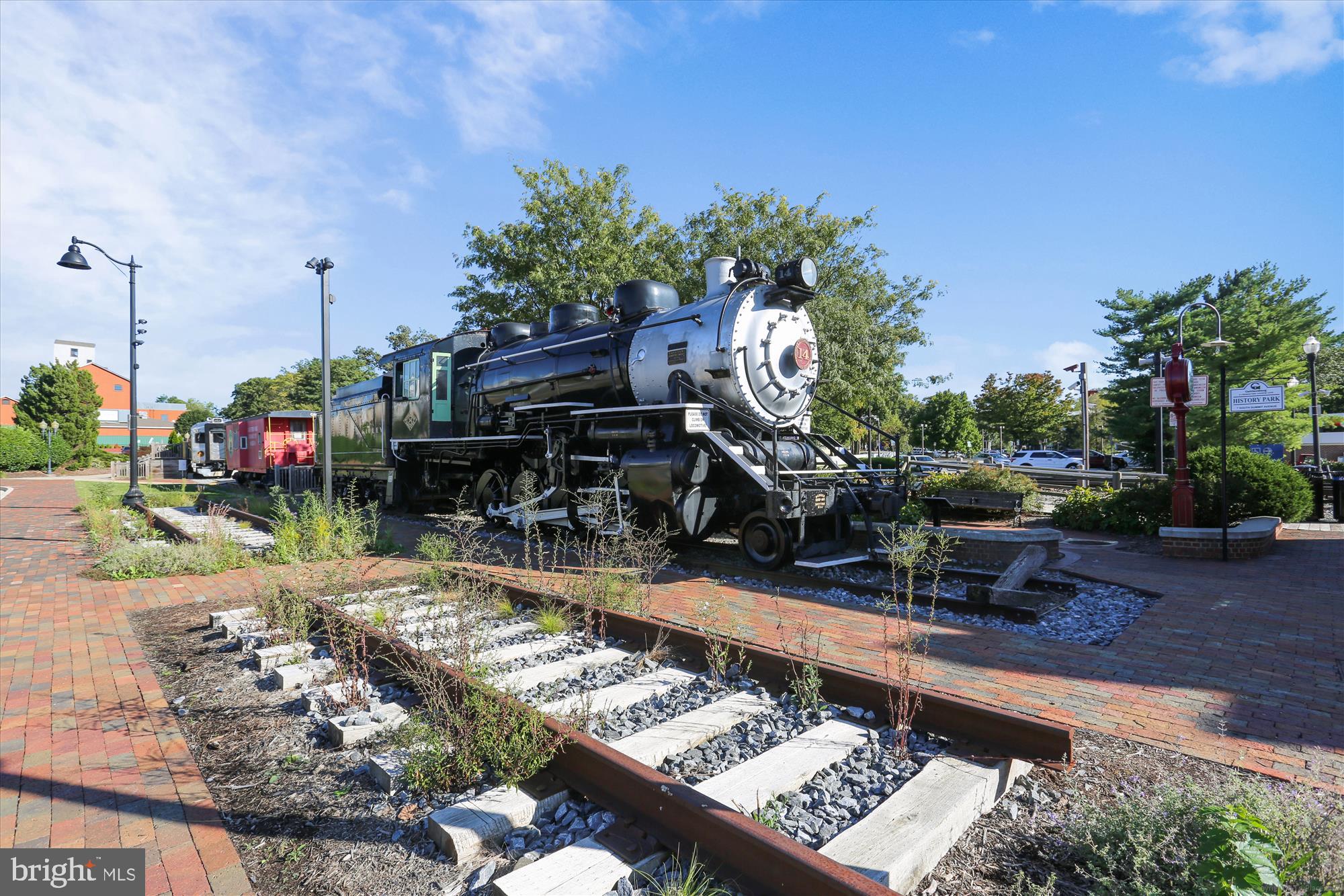 HIDDEN CREEK - Residential