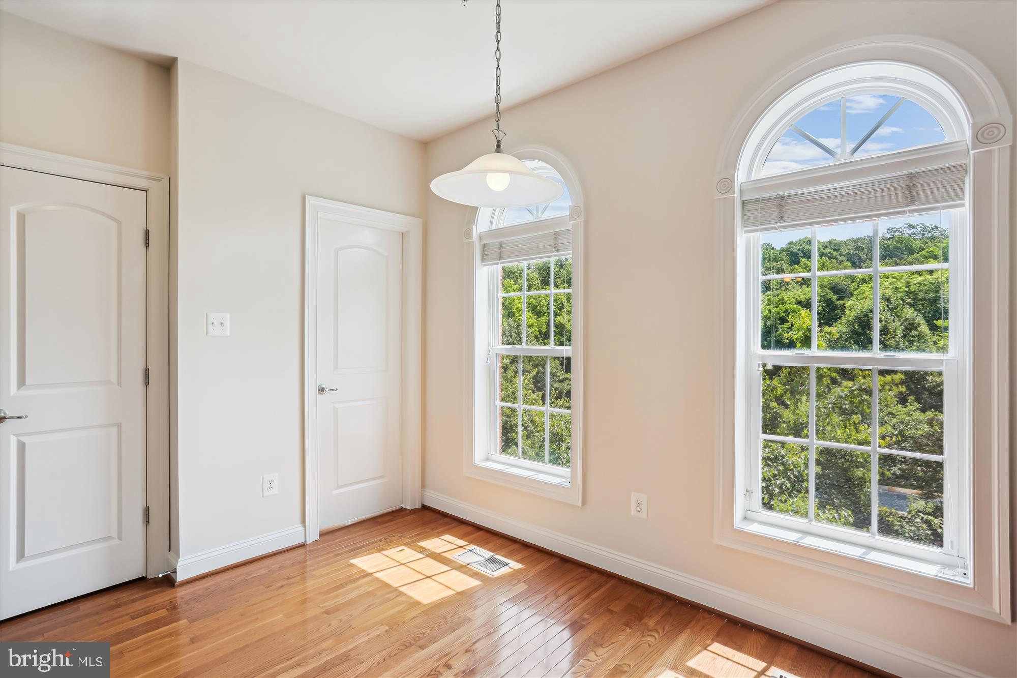 HIDDEN CREEK - Residential