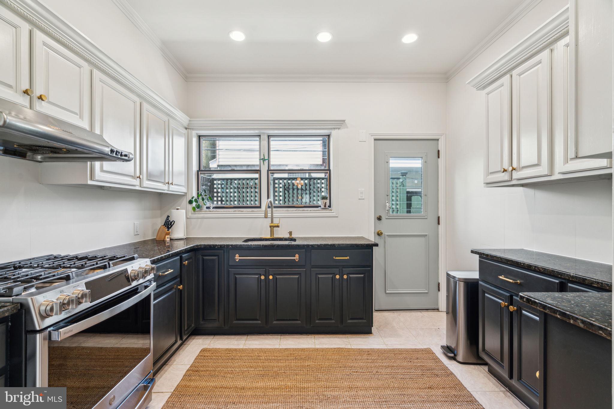 PASSYUNK SQUARE - Residential