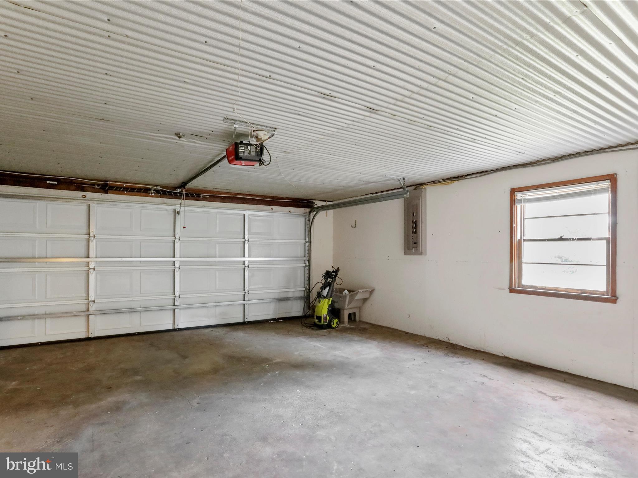 LONGVIEW ESTATES - Residential