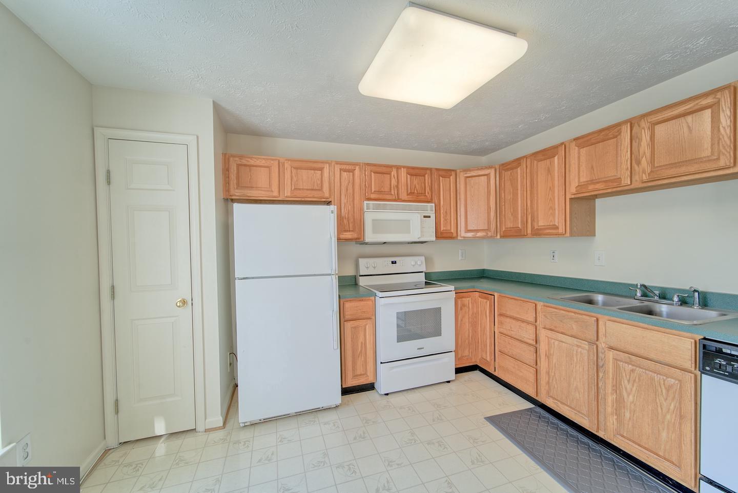 GARDEN AT MCDONOGH - Residential Lease