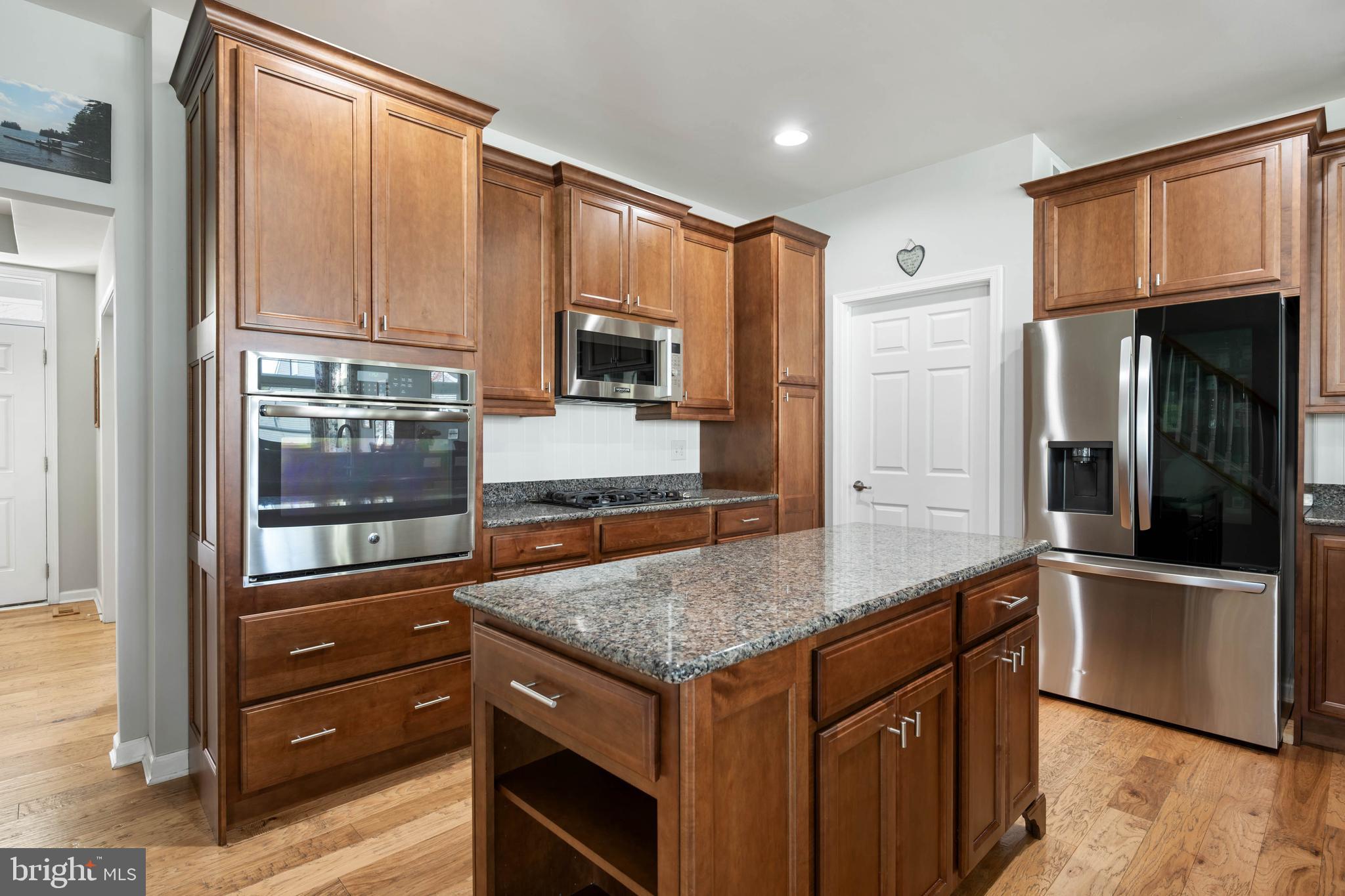 WAGAMONS WEST SHORES - Residential