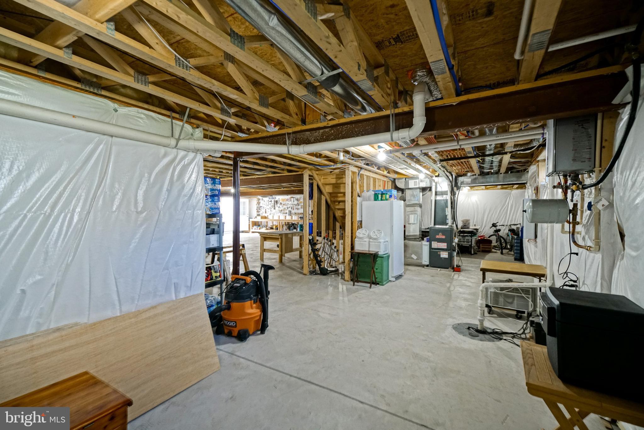 WAGAMONS WEST SHORES - Residential