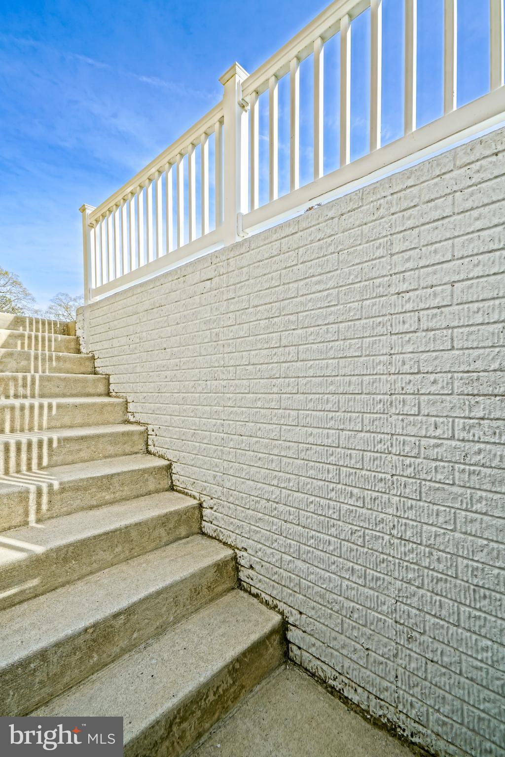 WAGAMONS WEST SHORES - Residential