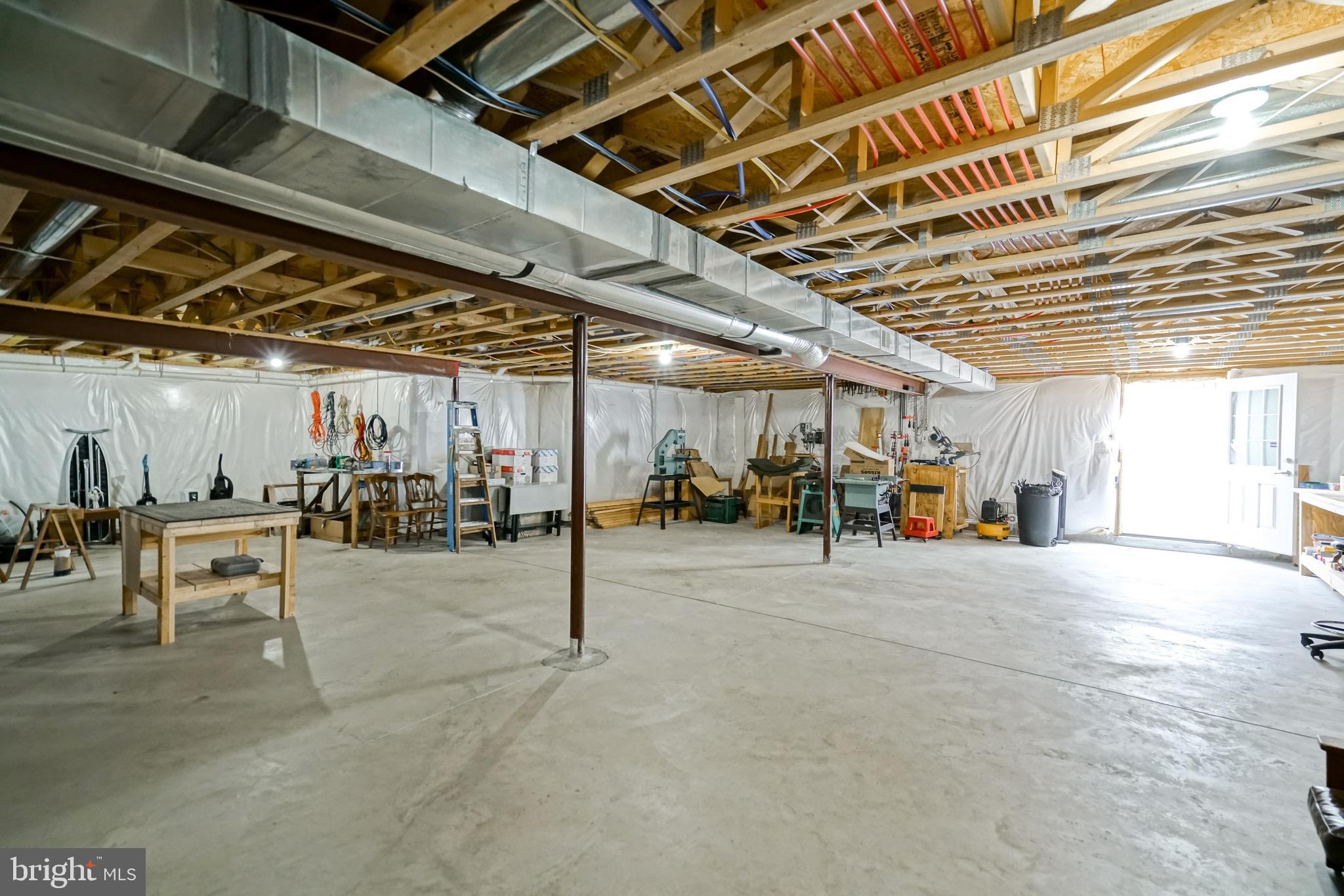 WAGAMONS WEST SHORES - Residential