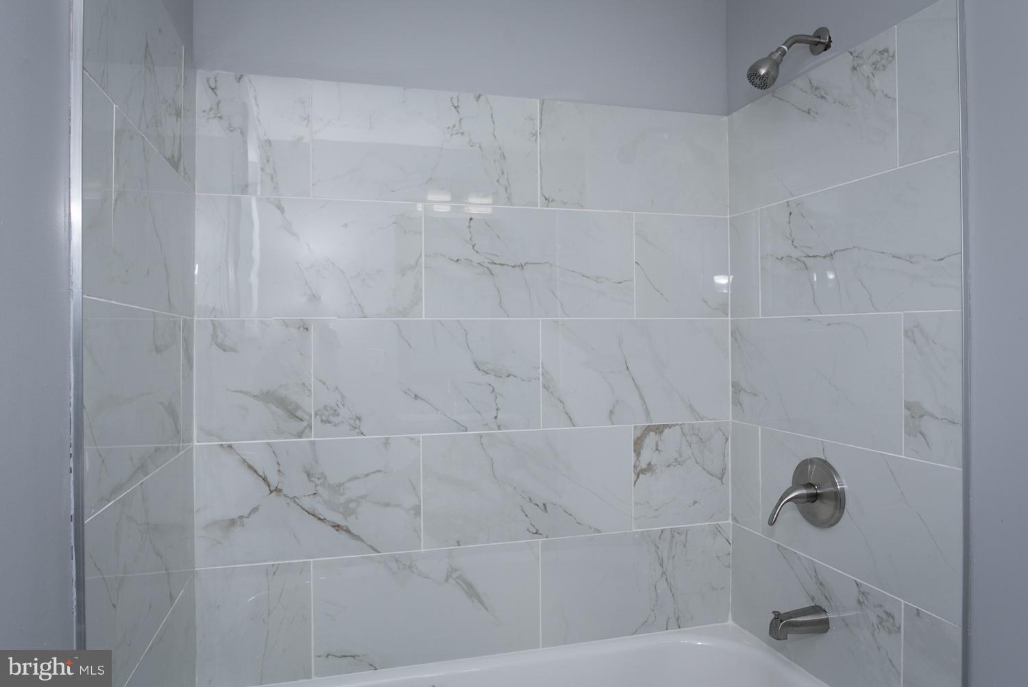 CEDONIA - Residential Lease