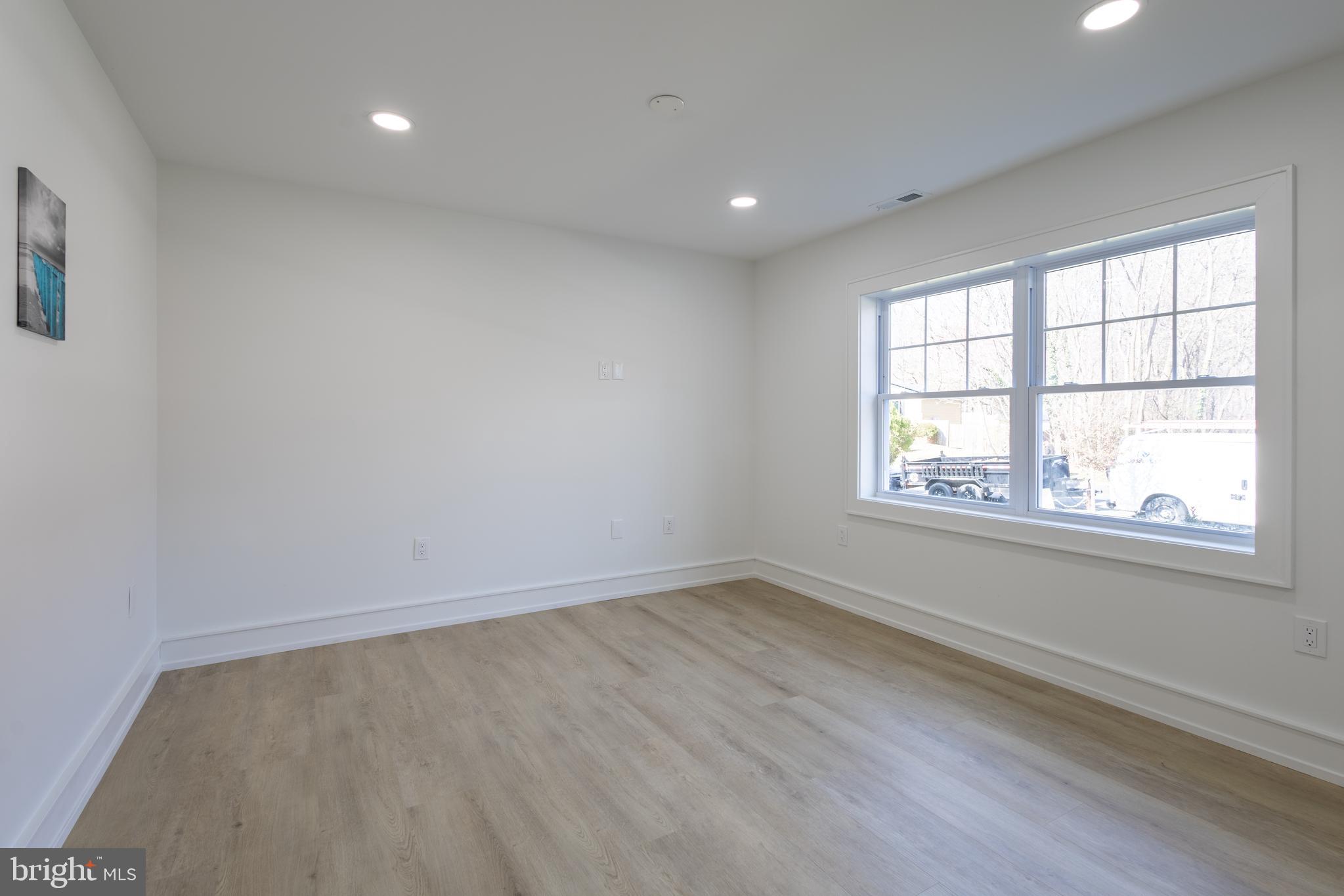 CLEARVIEW MANOR - Residential