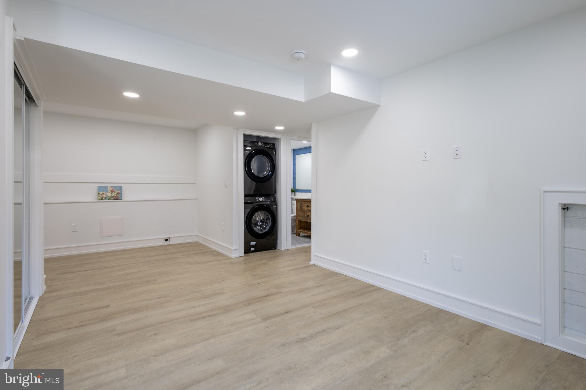 CLEARVIEW MANOR - Residential