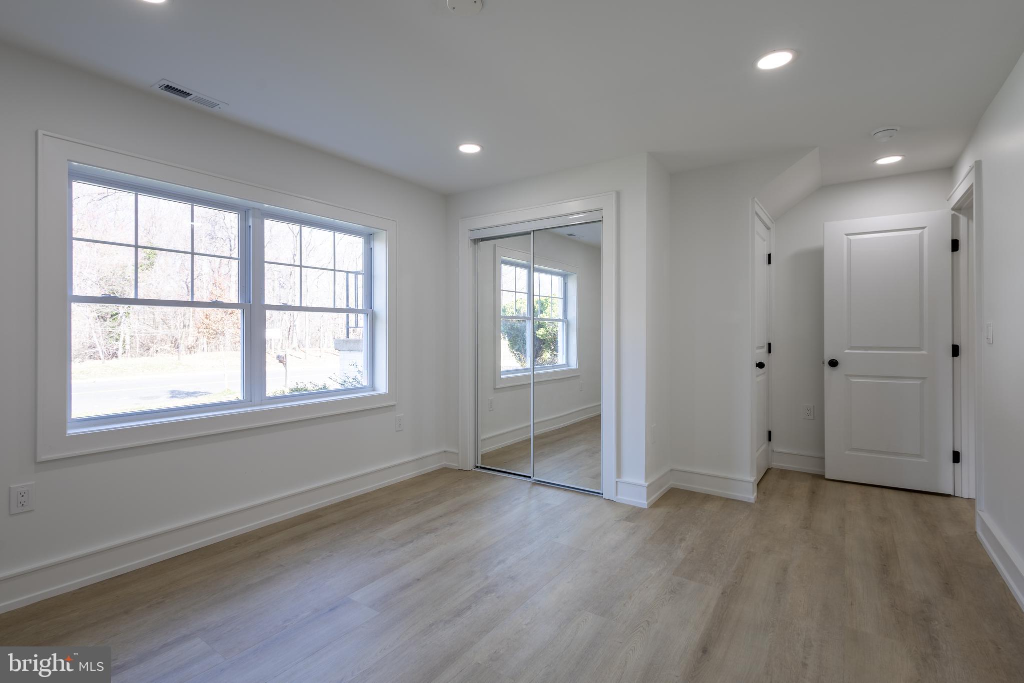 CLEARVIEW MANOR - Residential