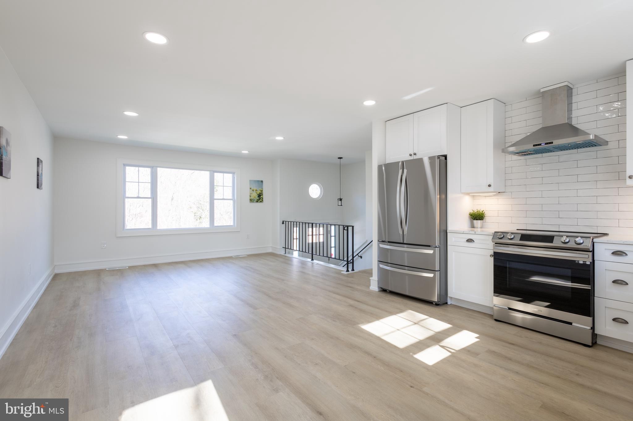 CLEARVIEW MANOR - Residential