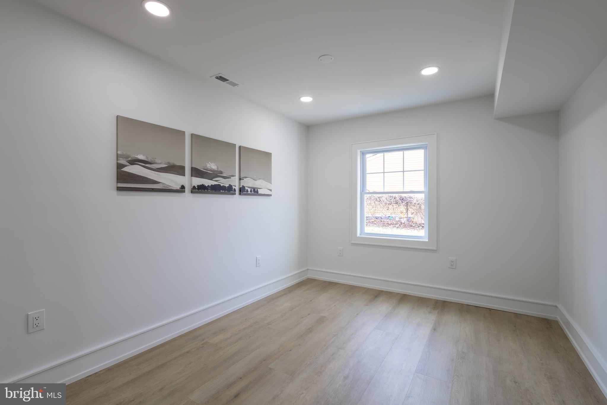 CLEARVIEW MANOR - Residential