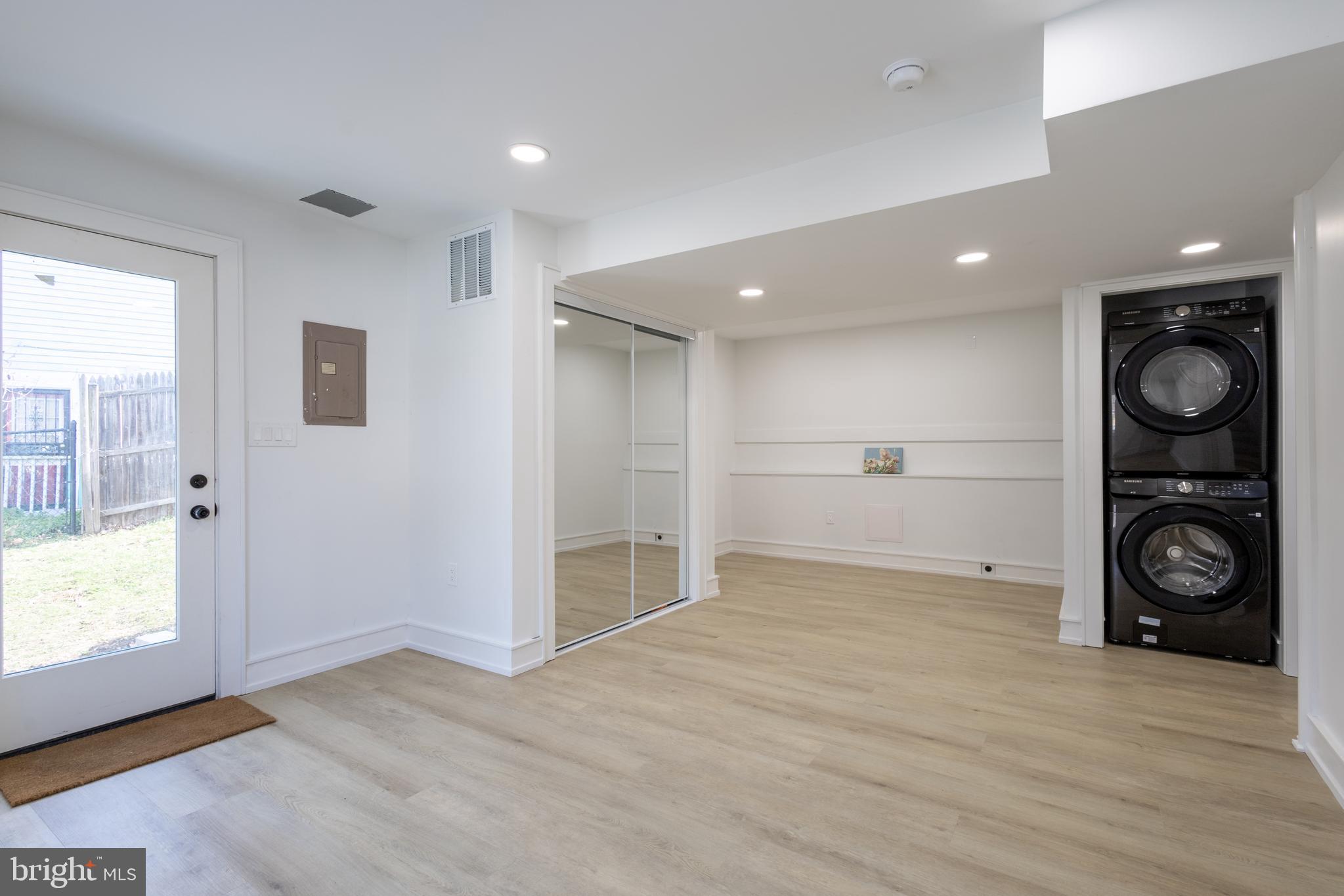 CLEARVIEW MANOR - Residential