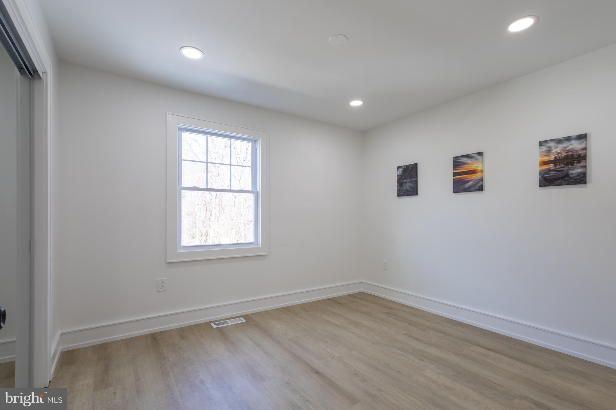 CLEARVIEW MANOR - Residential